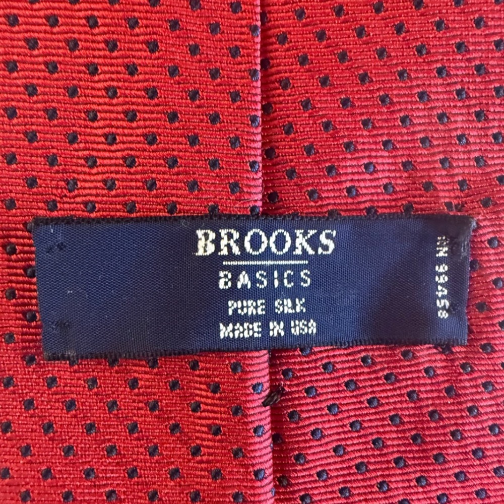 Brooks Brothers Silk‎ Tie Red Navy Small Dot Pattern Men's Business Formal